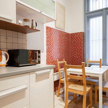 Quiet Cozy Apartment In Party Street E1 Будапеща Екстериор снимка