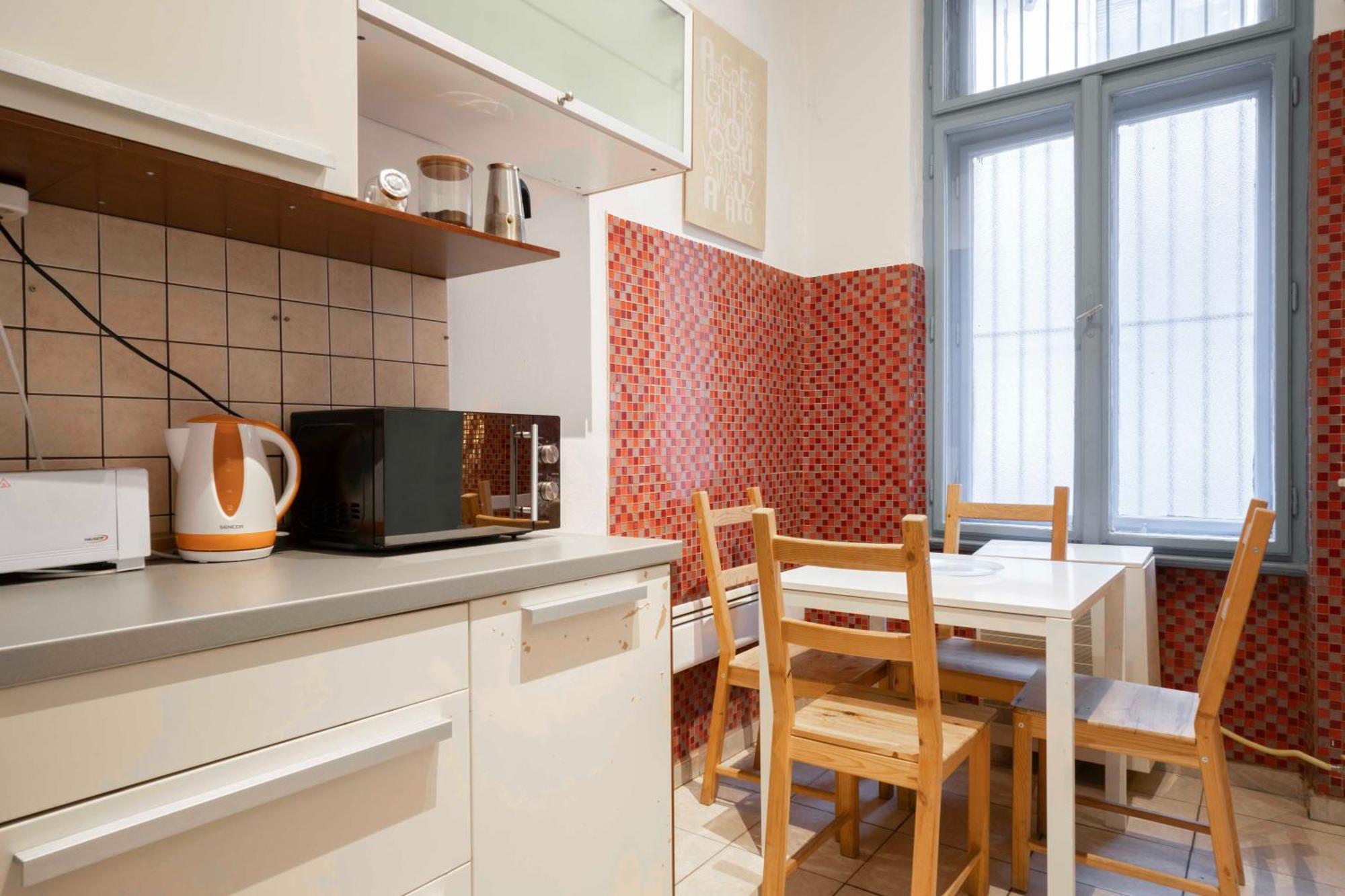 Quiet Cozy Apartment In Party Street E1 Будапеща Екстериор снимка